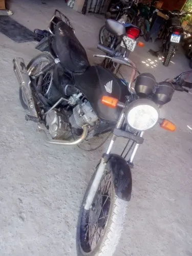 Honda Fan 125 Ano 2008 em dia 2026 PG só transferir cidade de Piúma meu zap *