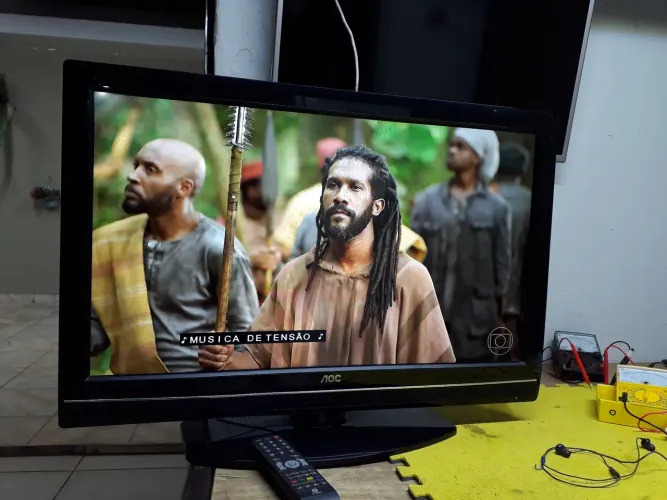 Vendo TV 32p AOC DIGITAL. Obs; so a Globo não tem som restante  OK.