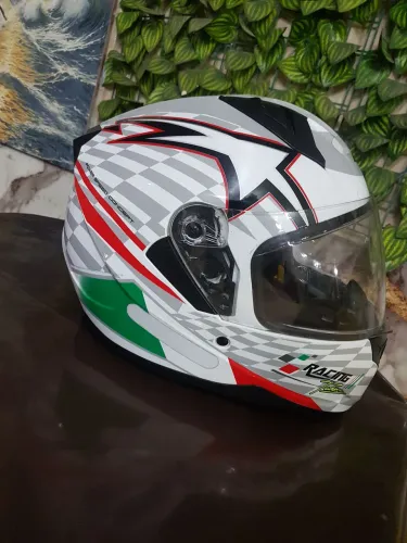 CAPACETE RACE VERSÃO ITALY COM 2 VISEIRAS A OUTRA PRETA