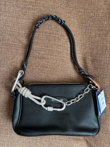 Bolsa Shoulder Cristal Preta Alexandre Pavão x Riachuelo