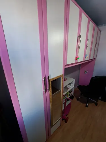 Guarda roupa com modulo aéreo