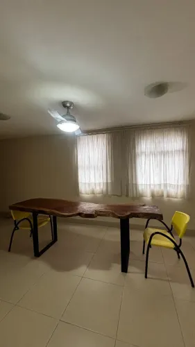 Mesa de jantar artesanal