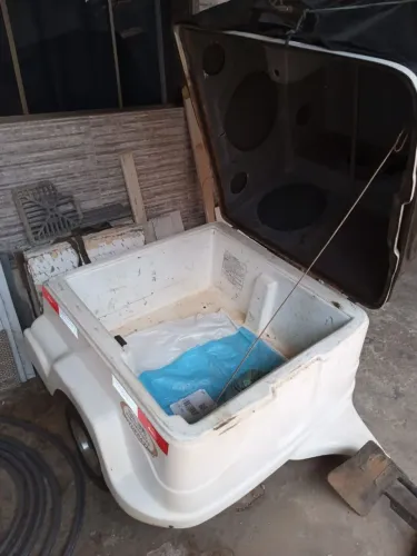 Vendo carretinha de fibra, motopam semi reboque , entrar em contato 69: *