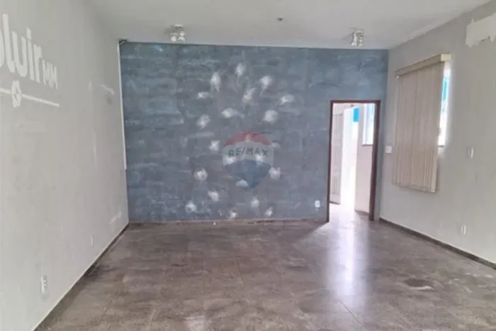 Sala Comercial no Centro de Mogi Mirim - Ótimo Preço!