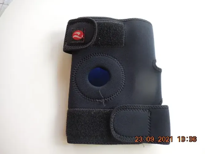 Vendo joelheira ortopédica articulada Neoprene, usada.