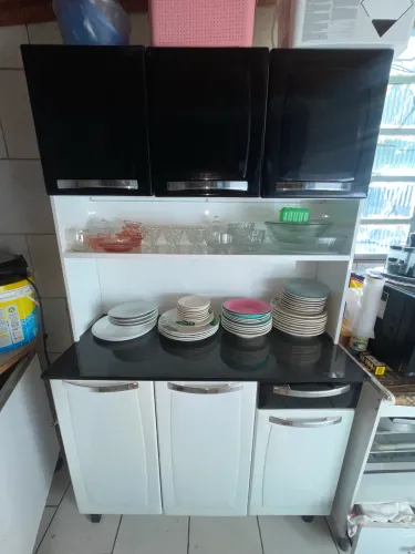 Vende se armario de aço