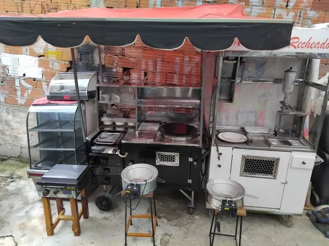 Carrinho de churros e hot dog e outros equipamentos 