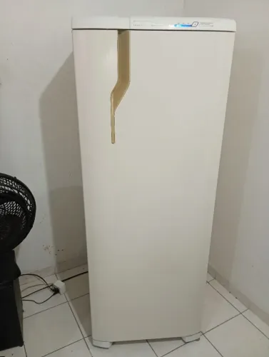 Geladeira usada..