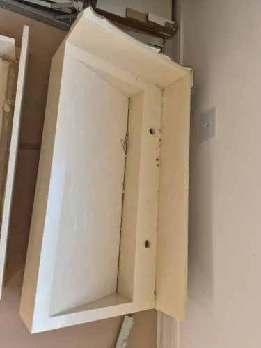 Bancada com pia esculpida em Marmore Travertino Nacional 1,1m x 0,5m