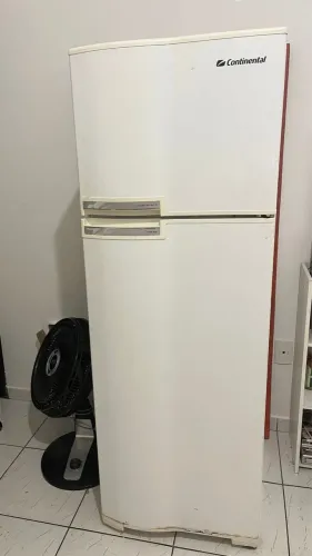 Geladeira FrostFree MUITO BOA