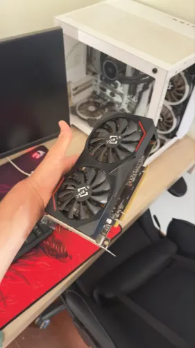 Placa de vídeo RX6600 8GB (NÃO DÁ IMAGEM)