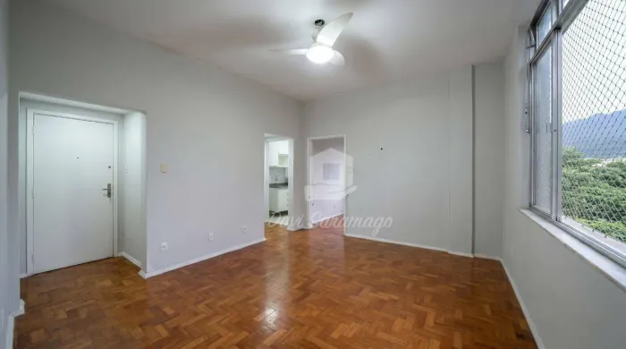 Apartamento Quarto Sala em São Francisco á Venda