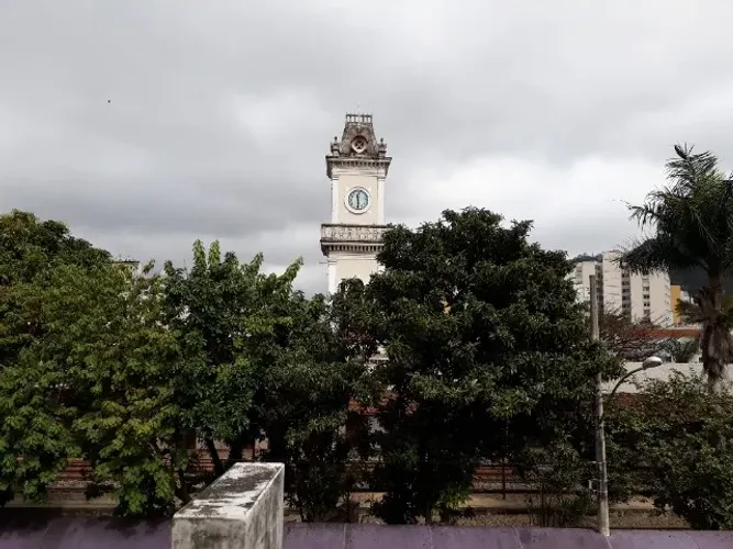 Alugo loja centro cidade com estacionamento próprio