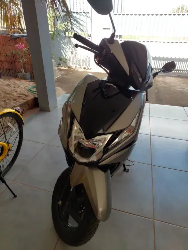 Honda elite cinza com 5.536 km original