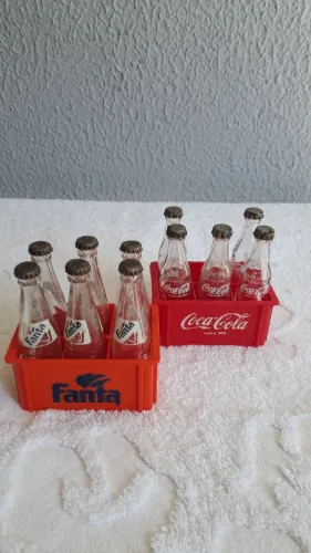 Engradadinho relíquia dos anos 80/90 de vidro original para colecionadores ou enfeites 