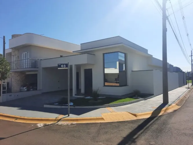Venda de Casas / Alto Padrão na cidade de Cosmópolis