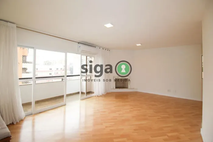 Apartamento no Itaim Bibi de 4 Quartos com 3 Vagas - 185m² à Venda.