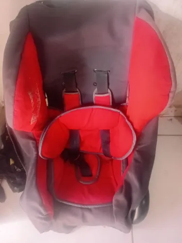 Vendo cadeirinha de automóvel