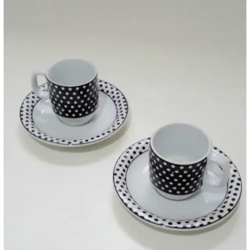 Lote 8 Peças: Xícaras e Pires de Cafezinho em Porcelana | Vintage e Clássicas