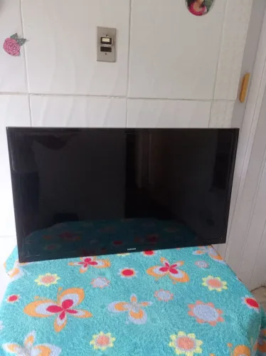  Smart TV 32" Samsung ( Defeito/Tela )