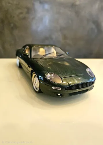 Aston Martin DB7 1/18