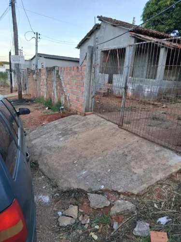 Alugo uma casa em Itauçu-Go