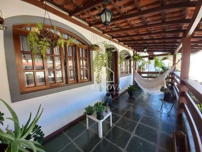 casa a venda no Vale do Paraiso com 2 quartos garagem coberta 500k