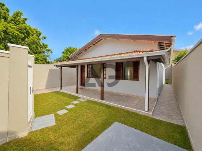Casa | 2 Dormitórios com Suíte | Garagem Coberta | Localização Central | Serra Negra-SP