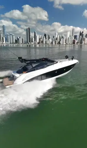 Phantom 400 HT ano 2014 com 2 x Volvo D6 370 Hp - Não Sessa Evolve NX 