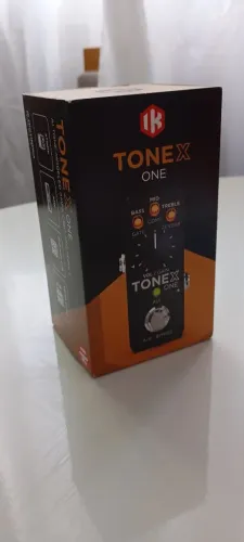 Pedal tonex one, N' UAD, fender, Vox, Marshall, Mesa Boogie.
