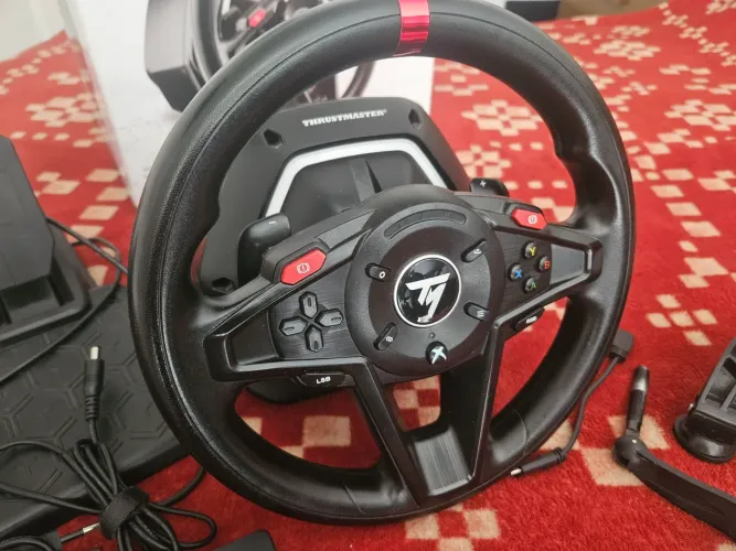 Volante Thrustmaster T128
