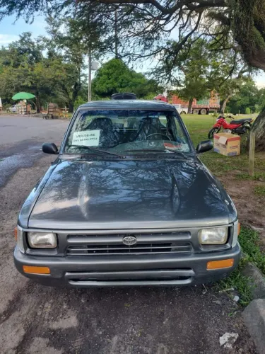 Toyota Hilux CS DLX 4X2 2.8 Diesel 1999