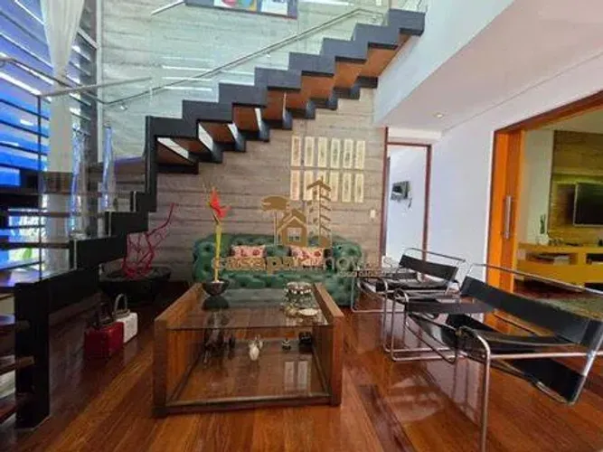 Casa em Condomínio à Venda no Espaço Cerâmica, 300m² com 4 Suítes e 4 Vagas