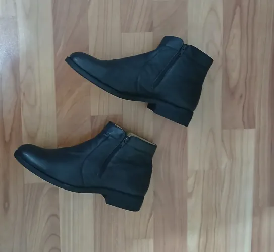 Bota couro 39