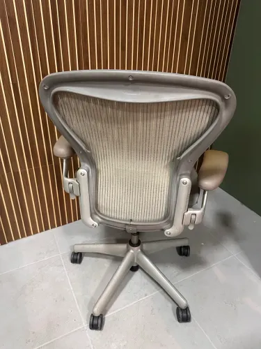 Herman Miller Aeron 