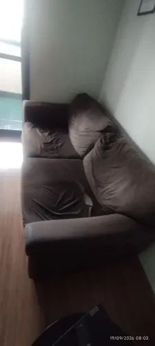 Sofa 3 lugares precisa de reforma por isso preço baixo