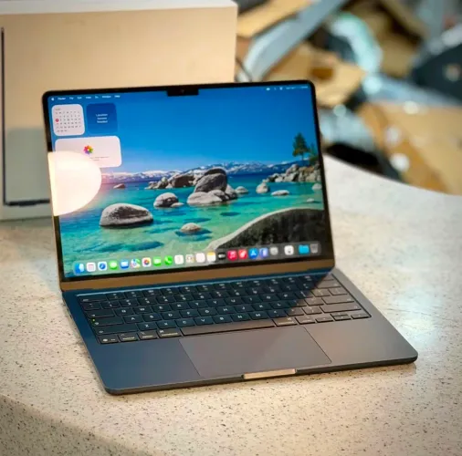 Apple Macbook Air 13.6 - M5 / 24GB Ram 1TB SSD Midnight | Nota fiscal + 1 ano de garantia