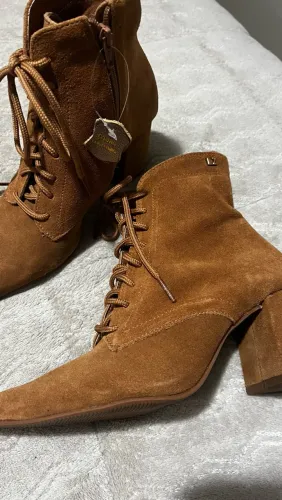 Bota em couro Caramelo 34