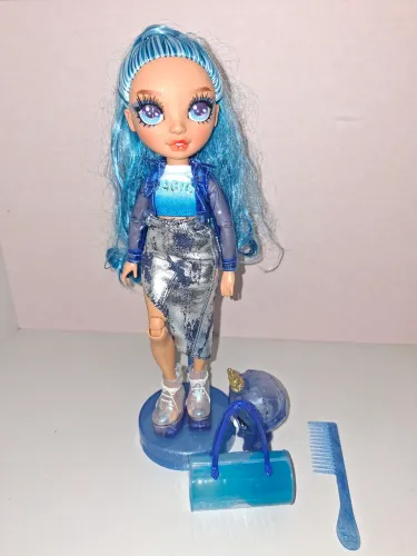 Boneca Rainbow High