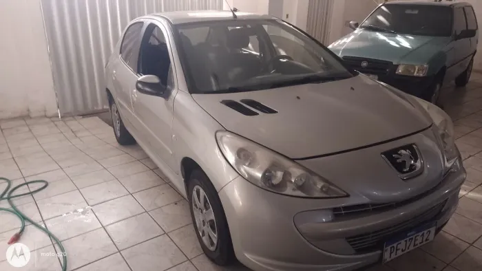 Peugeot 207 XR 1.4 Flex 8V 5P 2013