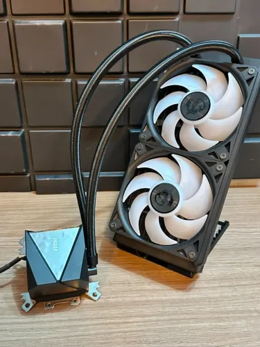 Water cooler Msi mag Coreliquid 240mm