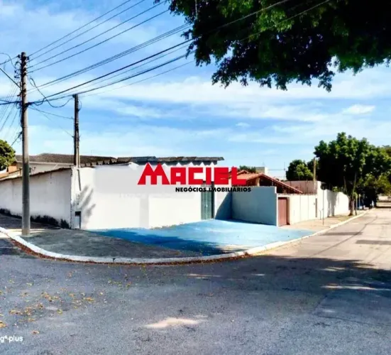 Imóvel para venda possui 420 metros quadrados em Jardim Oriente - São José dos Campos - SP