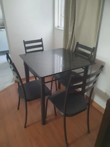 Mesa 4 cadeiras