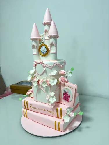 Bolo fake castelo princesas