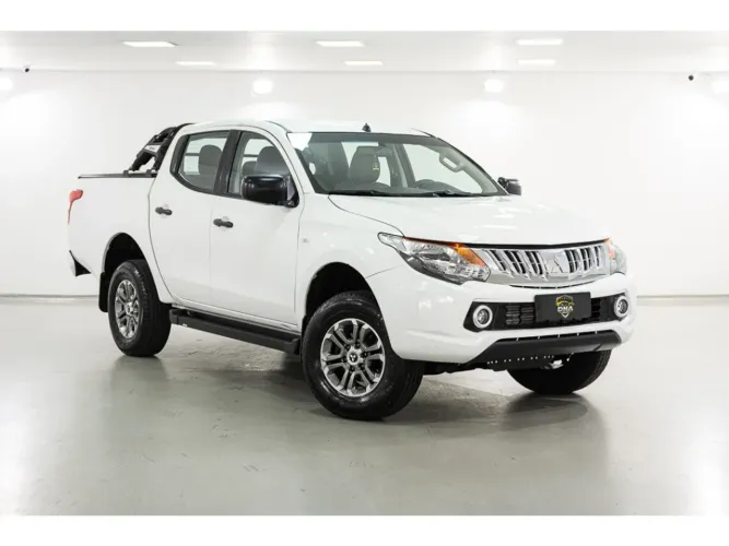 Mitsubishi L200 2021