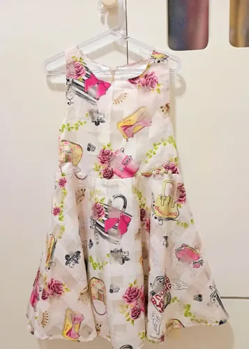 vestido florido infantil menina 5 anos.seda/cetim, com forro.
