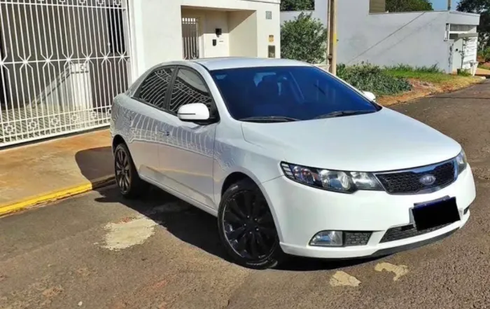 Kia Motors Cerato 1.6 16V Aut. 2013