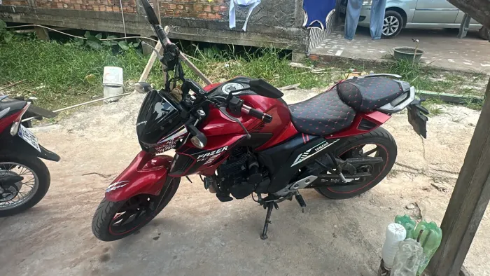 Vende-se fz25 2023