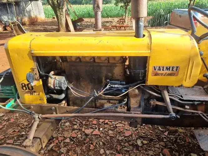 Trator Valmet ID 80