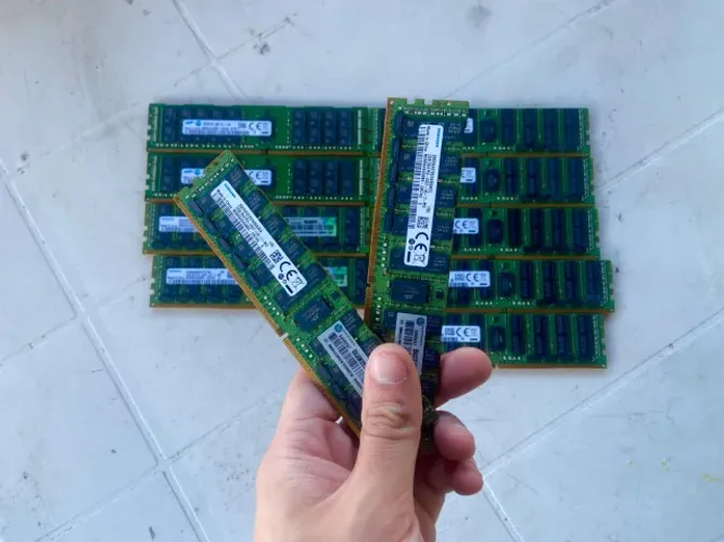 Memorias RAM SAMSUNG DDR4 32GB ECC LRDDIM 2133MHz (M385A4K40BB0-CRC40) - USADAS